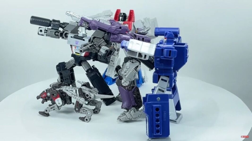 Transformers Studio Series Core Class Shockwave More In Hand Image  (22 of 26)
